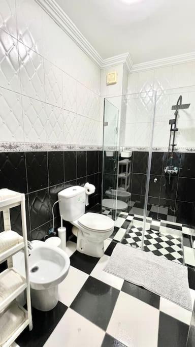 Luxury Marrakech Stay with private Jacuzzi & Terrace - Guèliz view 5