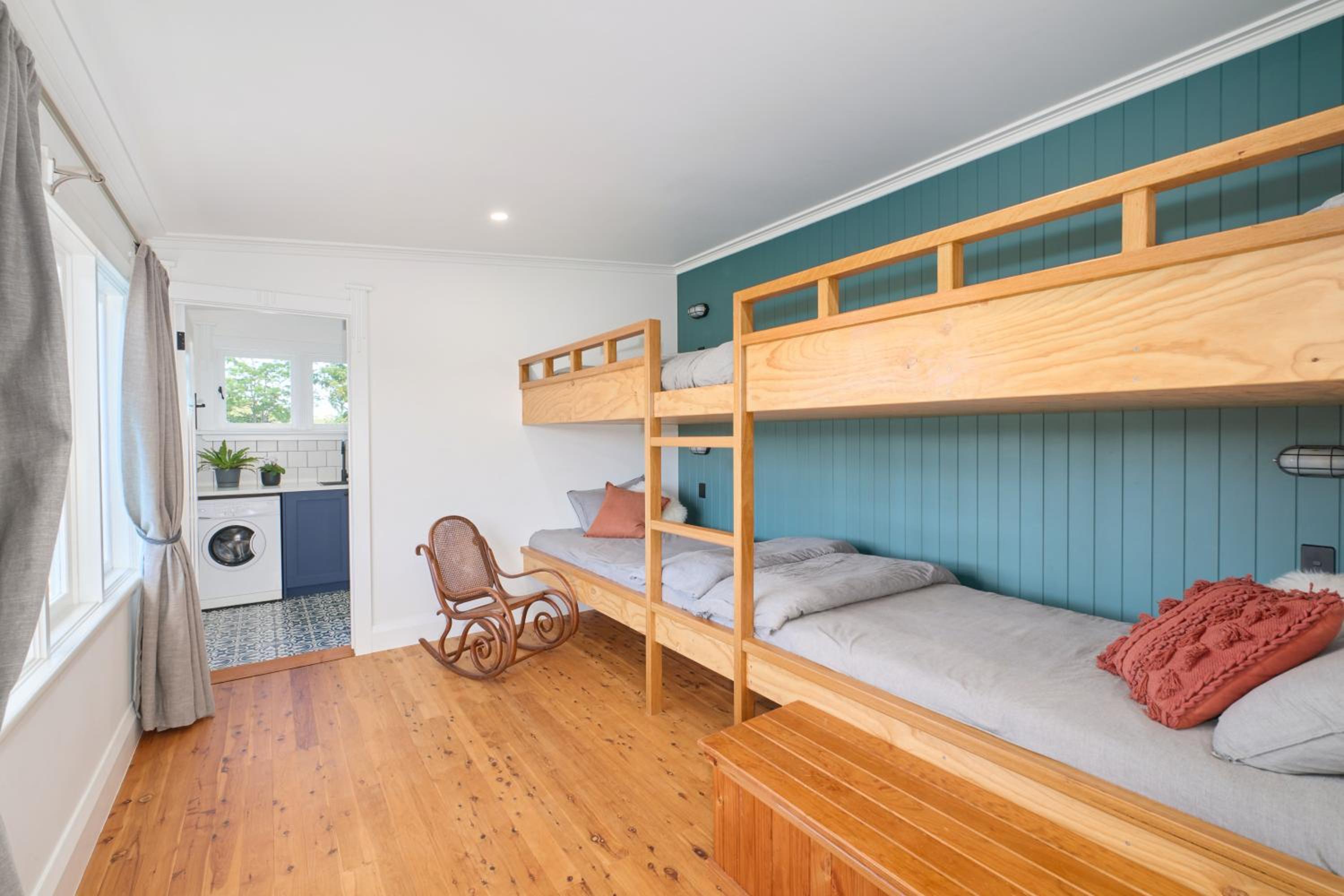 Seven Orchards - Telegraph Point