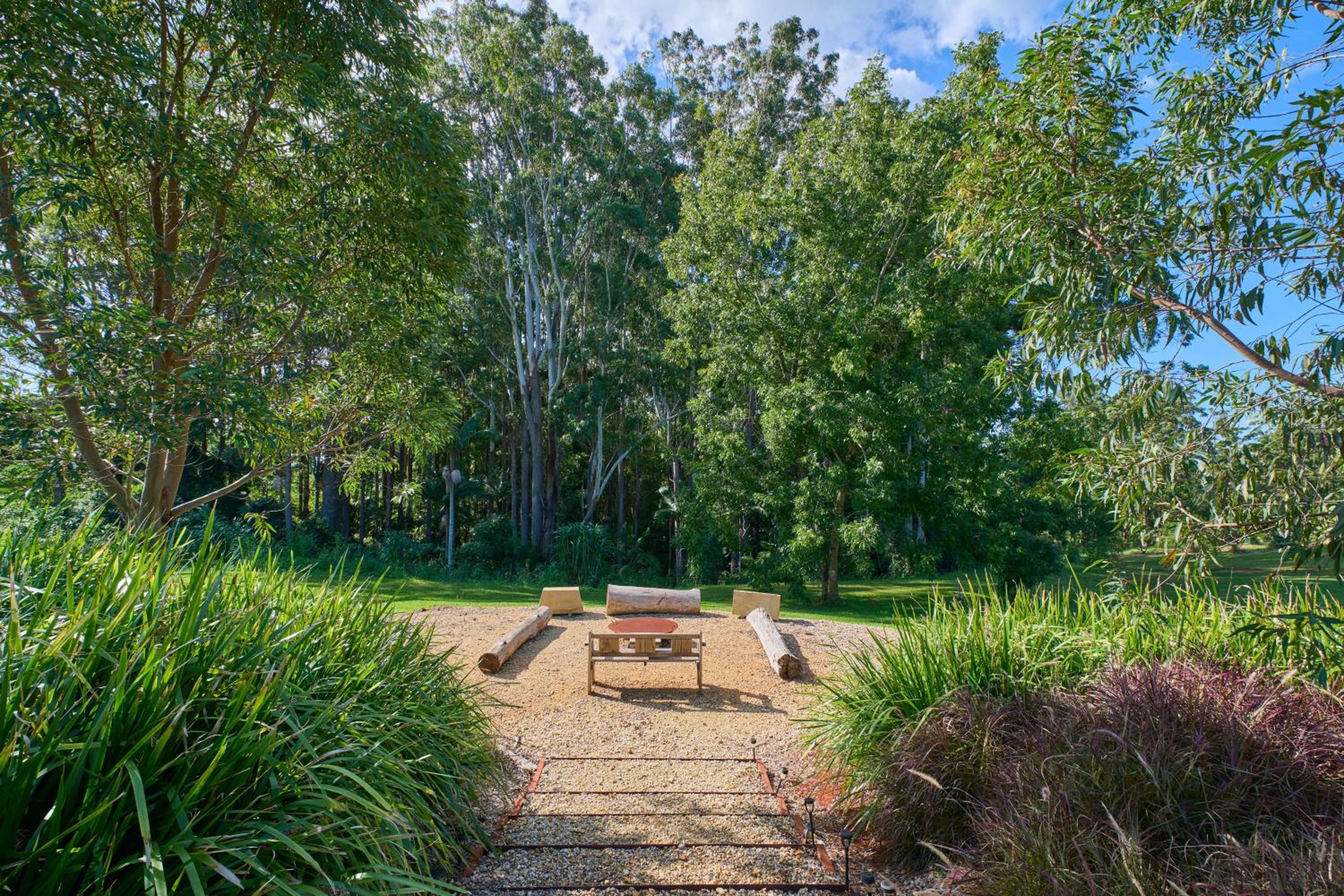 Seven Orchards - Telegraph Point