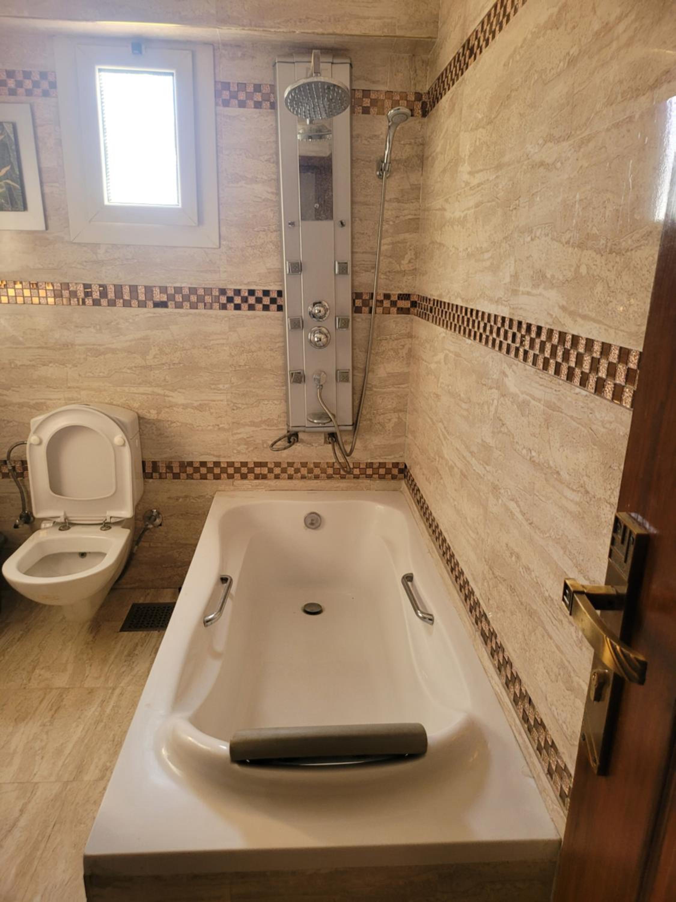 شقه بالقاهرة سوبر لوكس 3 غرف نوم بالقاهرة بالقطامية مدينة نصر Exceptional three bedroom apartment, Palm city Compound, Katamya, Ring Road, Cairo, Egypt