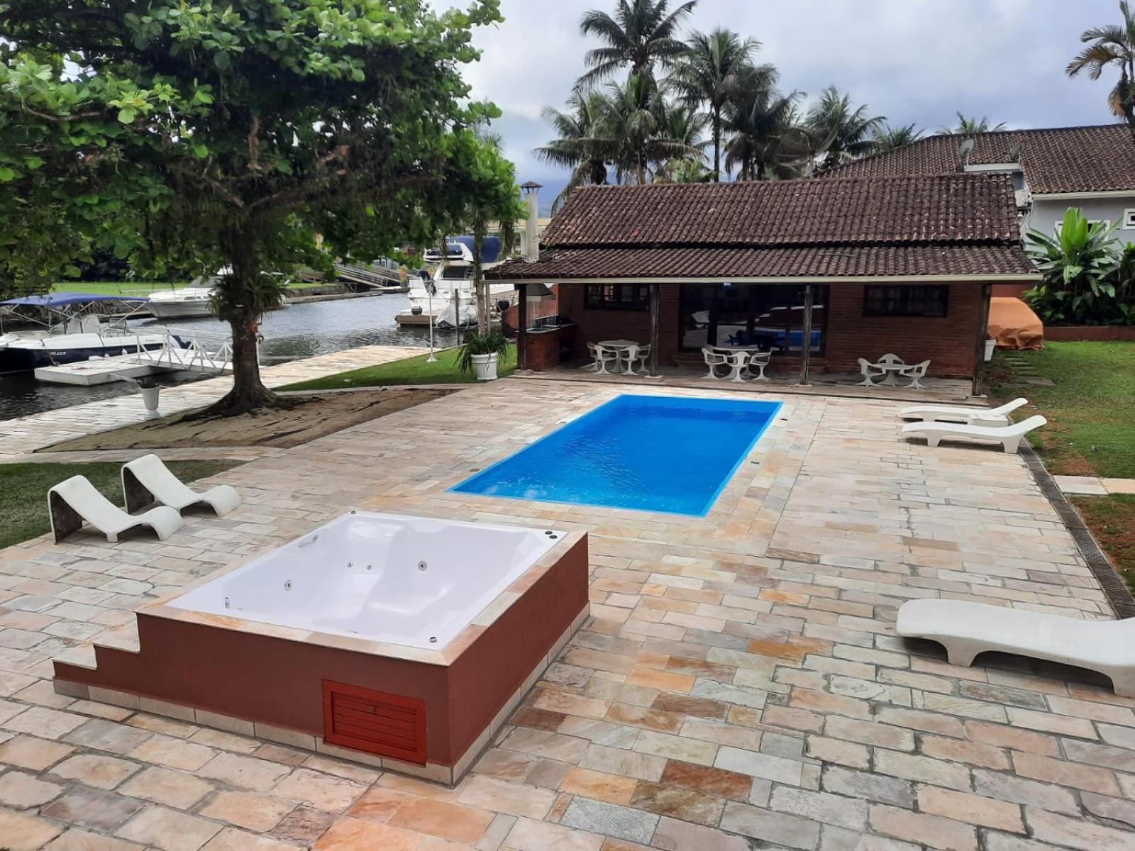 Casa na Marina com piscina churrasqueira e píer
