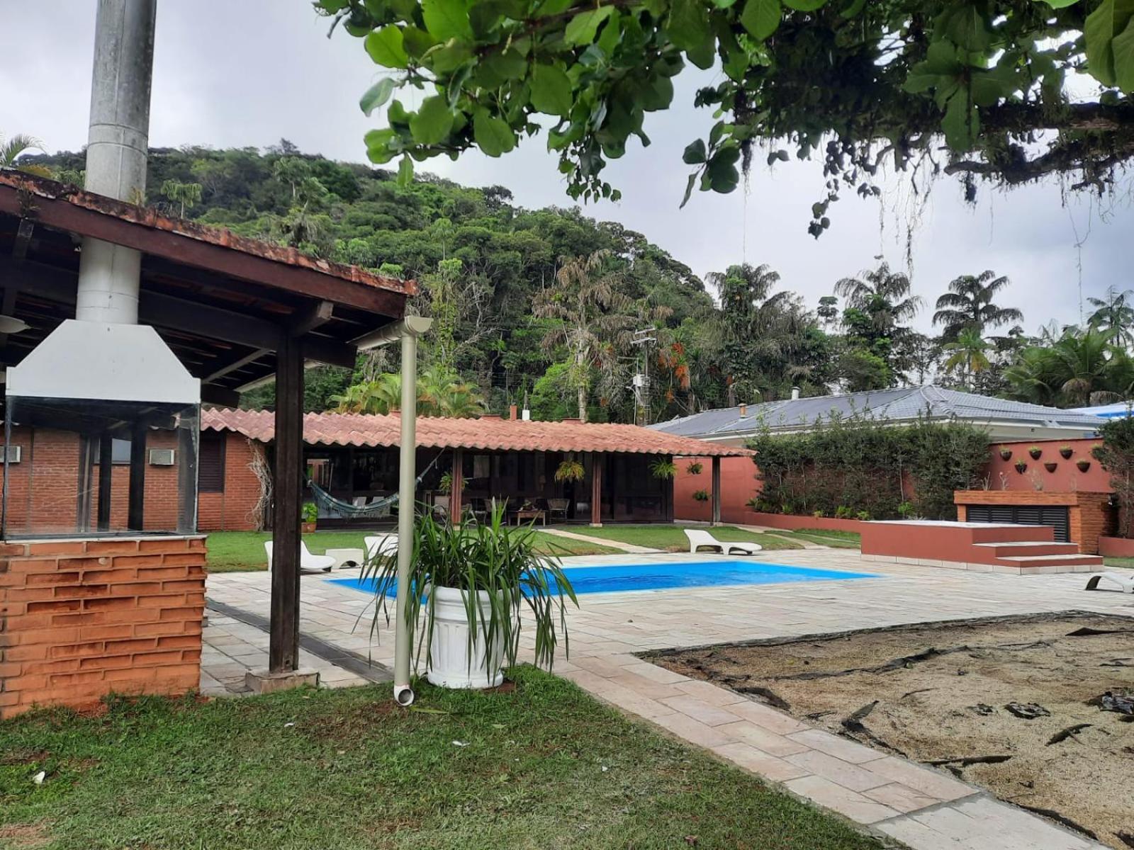 Casa na Marina com piscina churrasqueira e píer