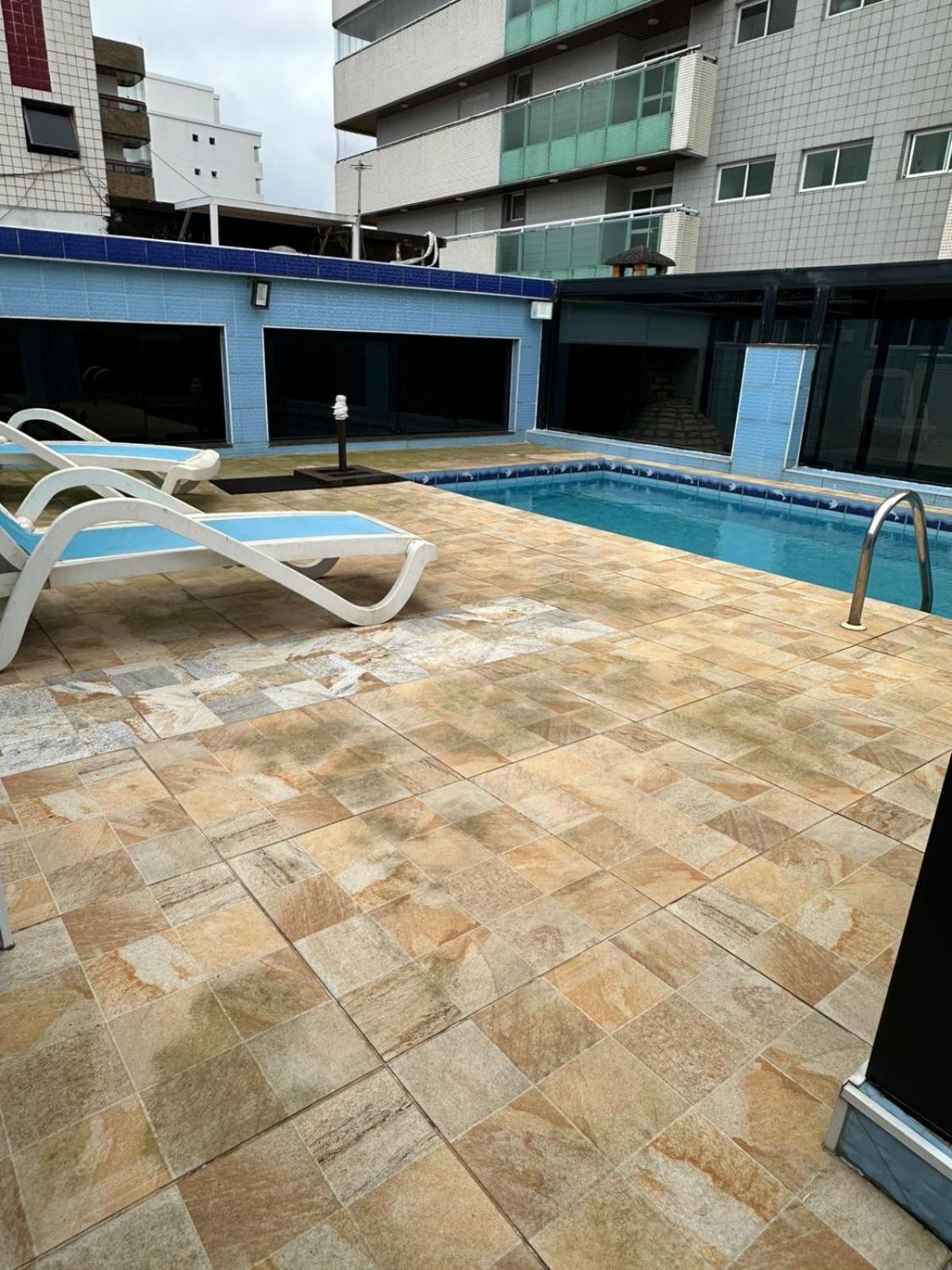 Apartamento cobertura com piscina em Praia Grande