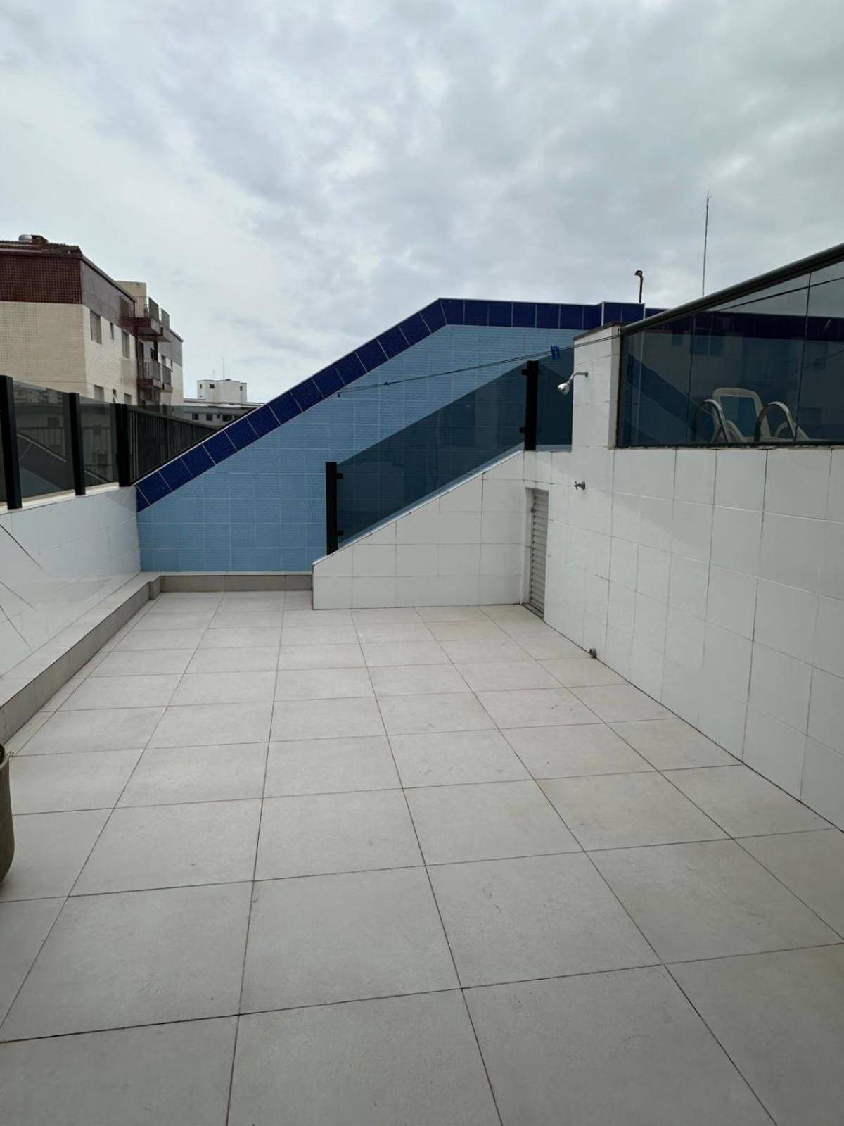 Apartamento cobertura com piscina em Praia Grande