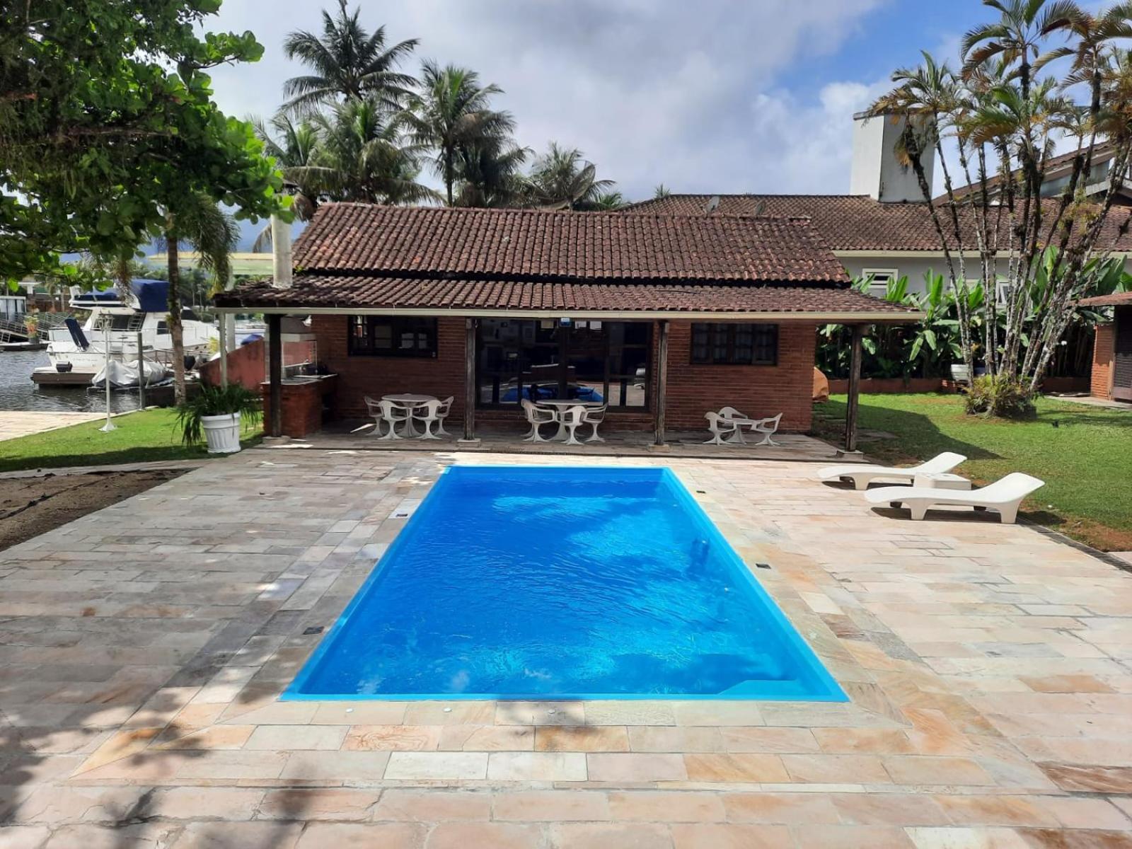 Casa na Marina com piscina churrasqueira e píer