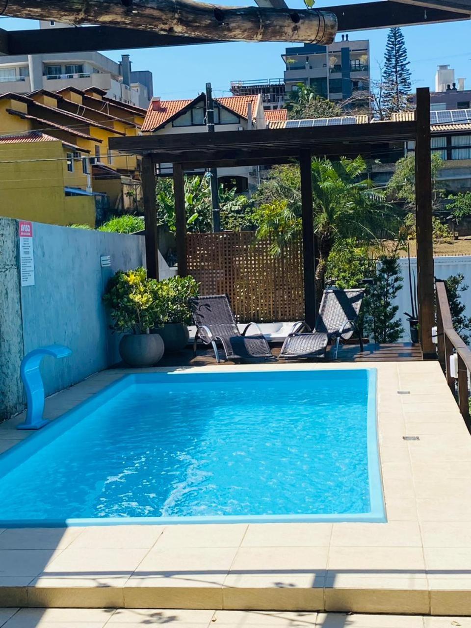 Residencial com Piscina e Jacuzzi com vista para a Natureza