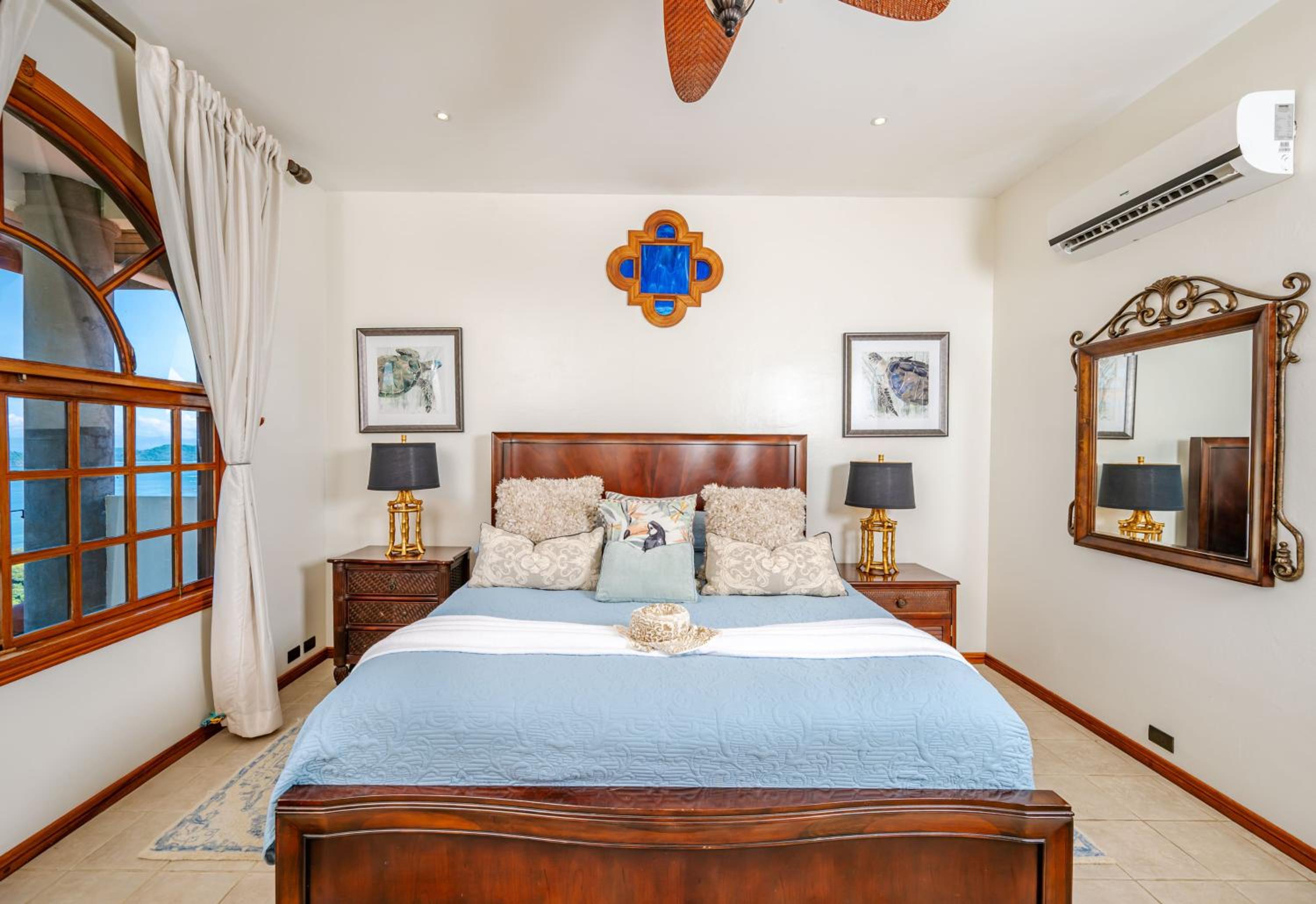 Casa Cole Top-of-the-World Villa w Pool Views