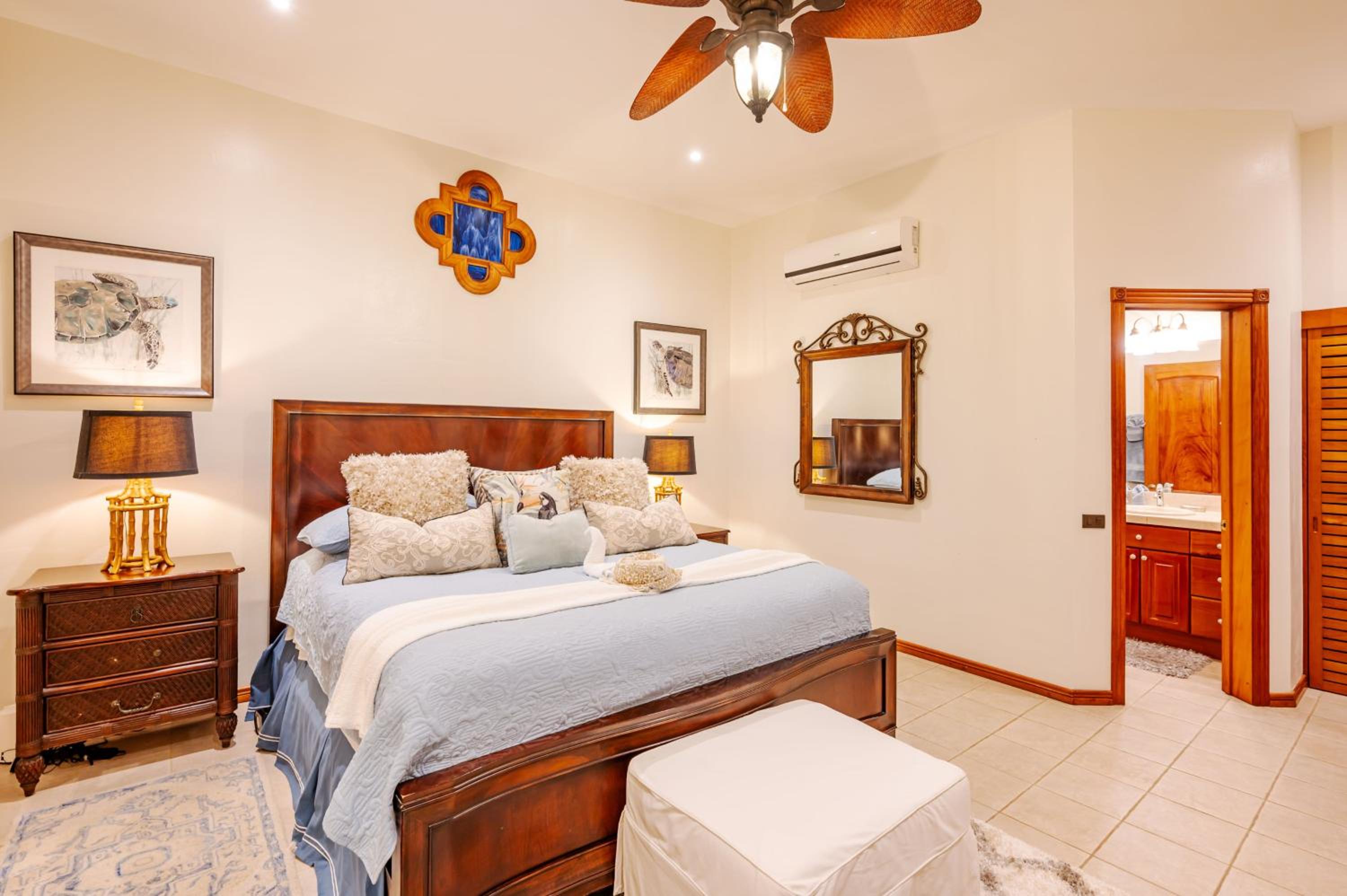 Casa Cole Top-of-the-World Villa w Pool Views