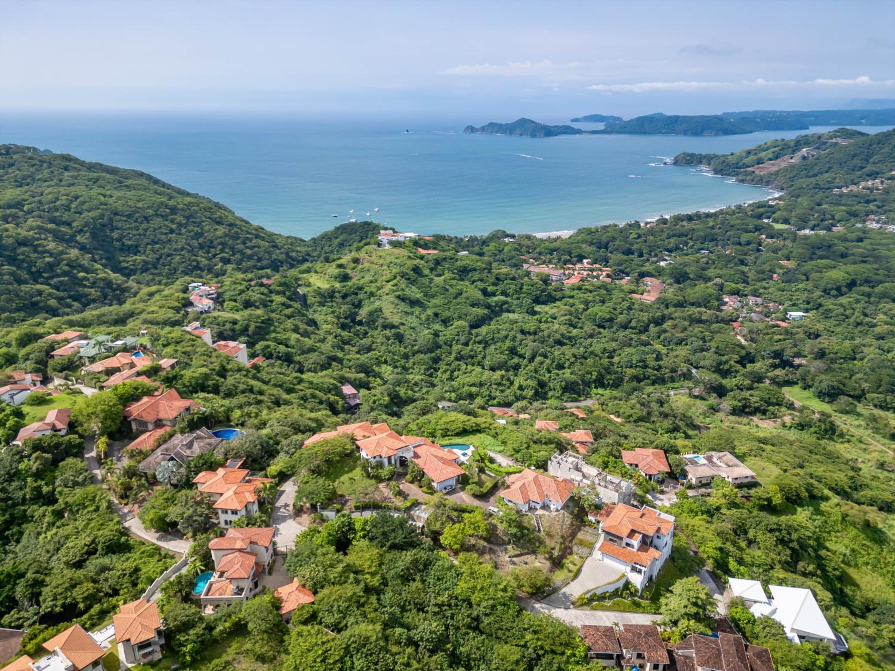 Casa Cole Top-of-the-World Villa w Pool Views