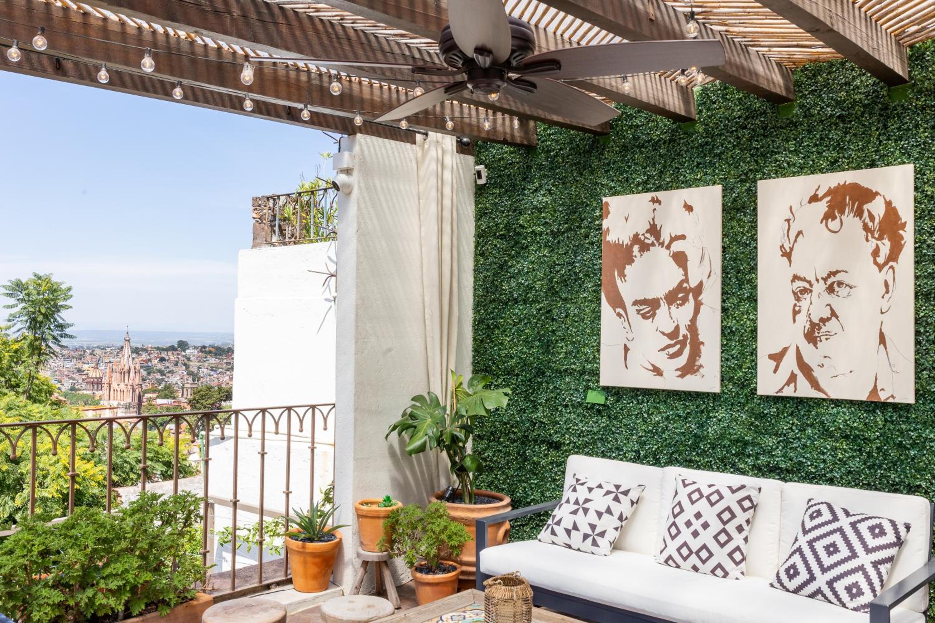 Panoramic Paradise 3BR Gem Overlooking San Miguel
