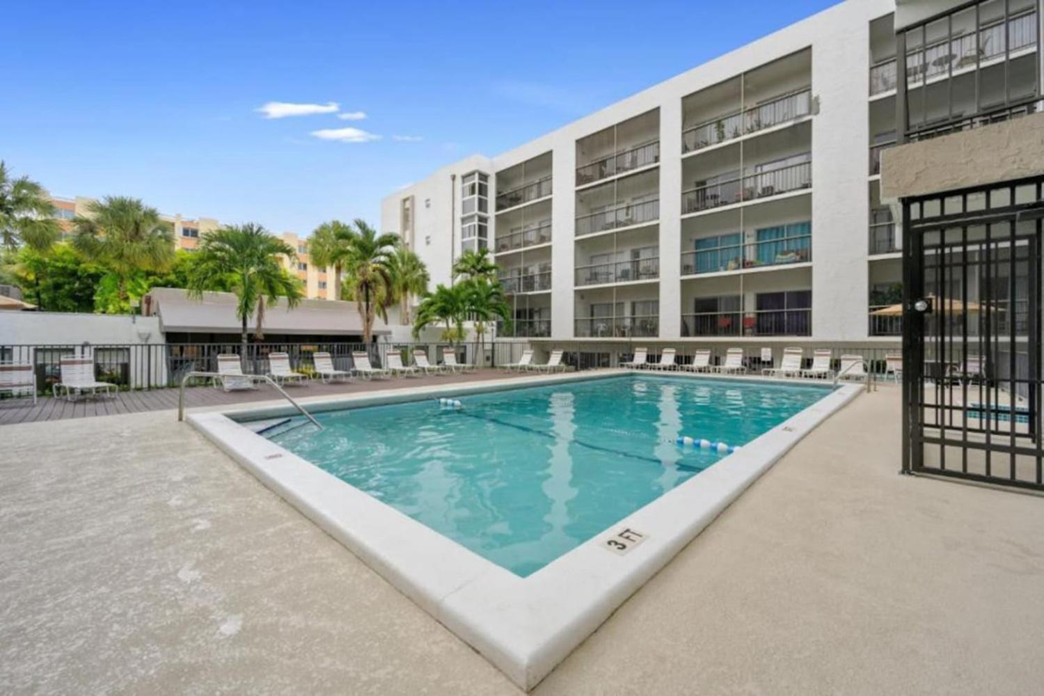 Le Cartier Apartments Sunny Isles view 5