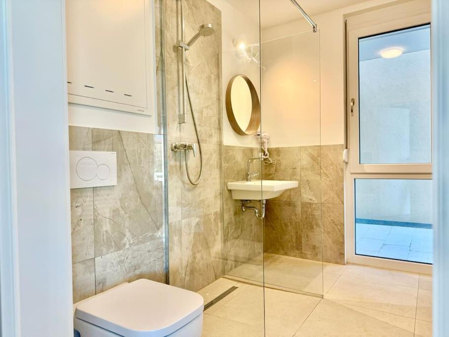 Moderne Wohnung mit Balkon - Nähe Shopping City Süd