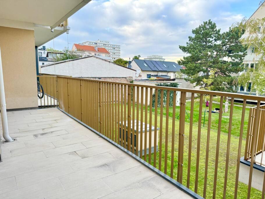 Moderne Wohnung mit Balkon - Nähe Shopping City Süd