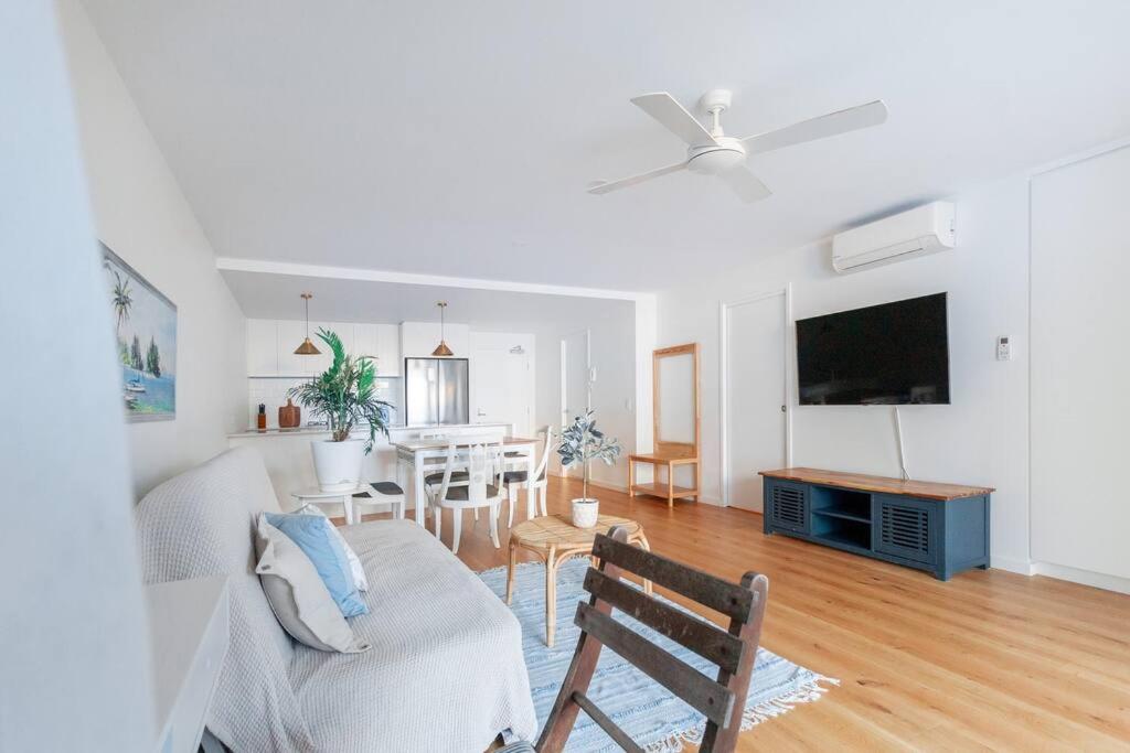 Newly built 2 Bedroom 2 Bathroom Pet Friendly Escape Sleeps 5