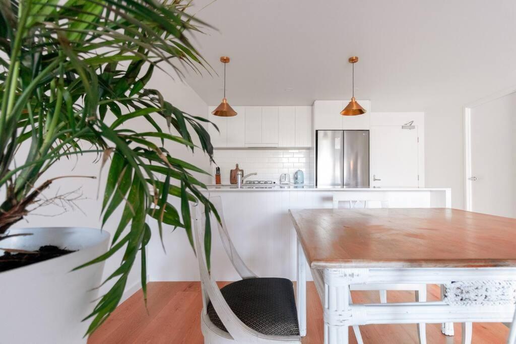 Newly built 2 Bedroom 2 Bathroom Pet Friendly Escape Sleeps 5