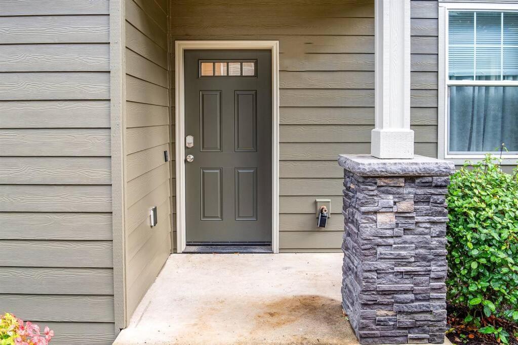 TWO townhomes for your giant group! view 5