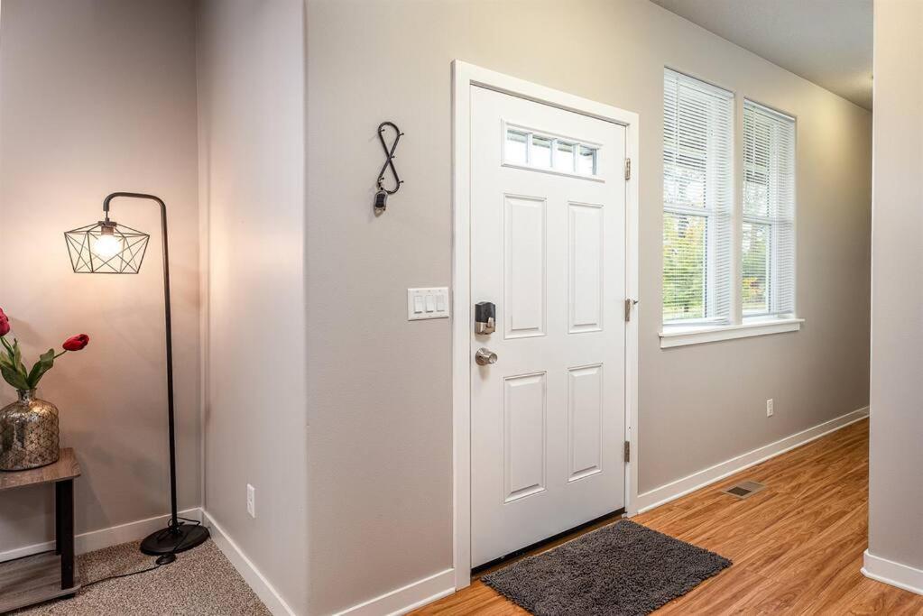 TWO townhomes for your giant group! view 4