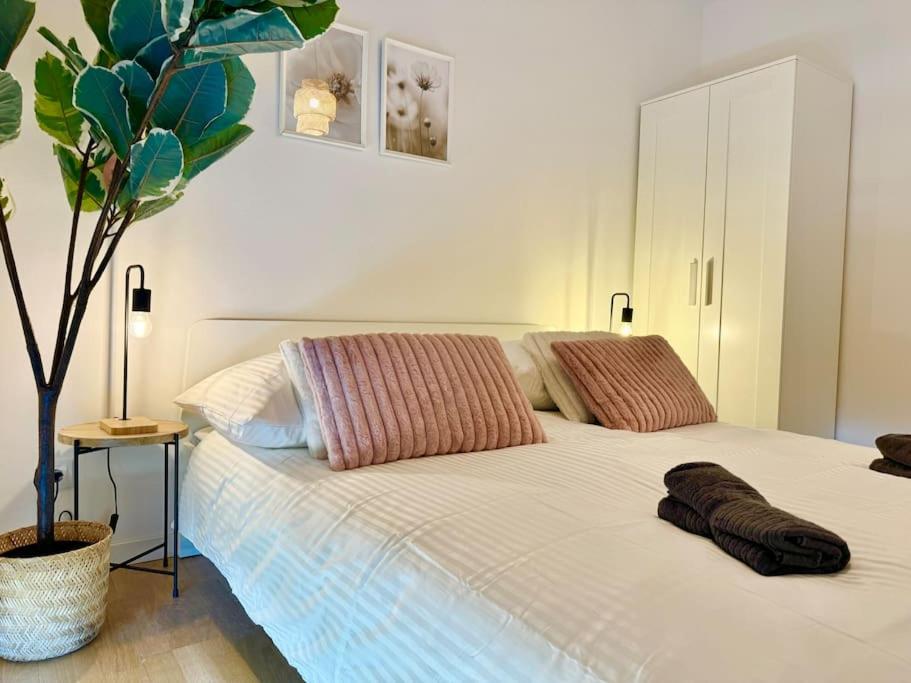 Moderne Stillvolle Wohnung mit Terrasse