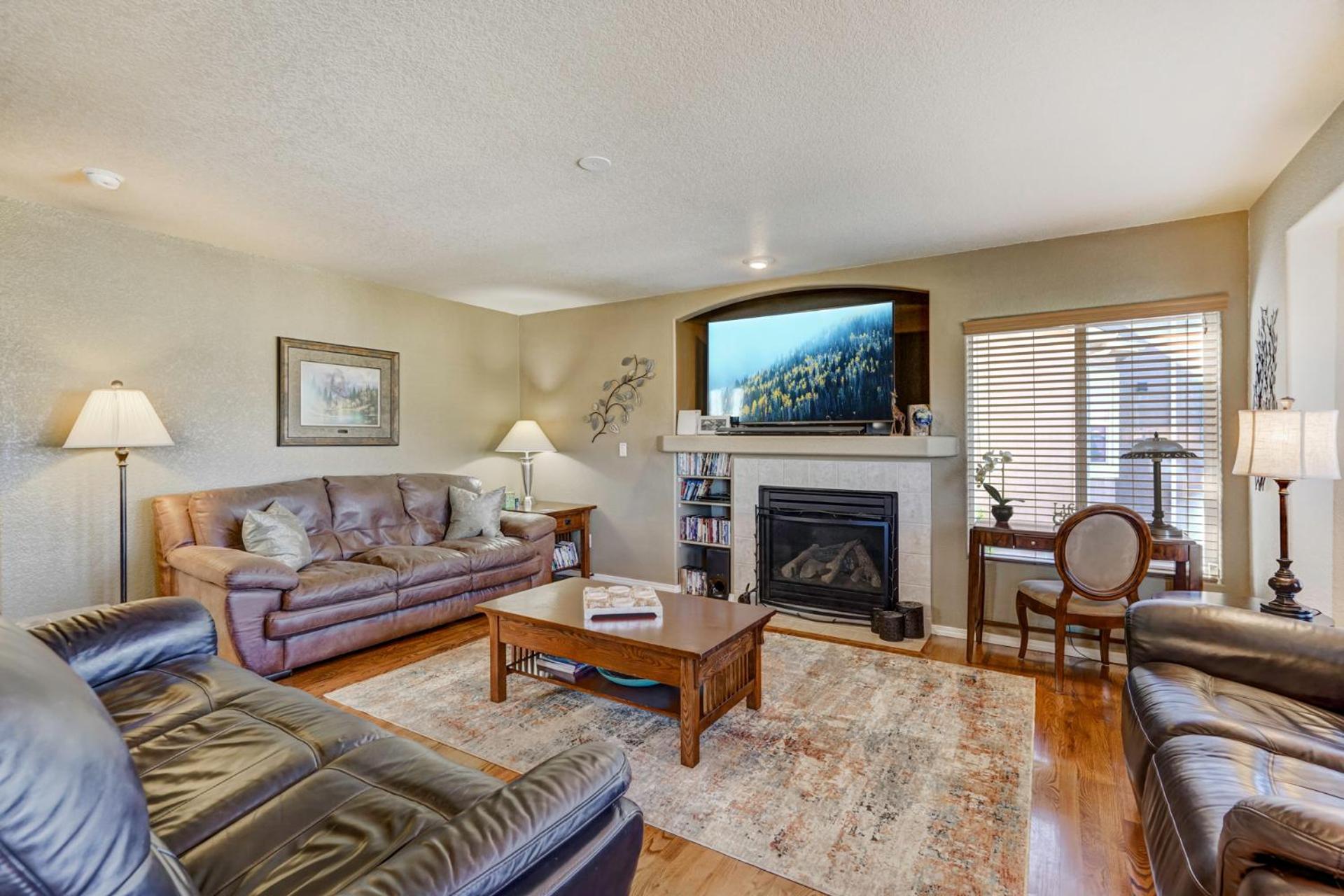 Desirable and Spacious with Mountain Views, Deck, Grill and Yard - Walk to coffee and ice cream! view 2
