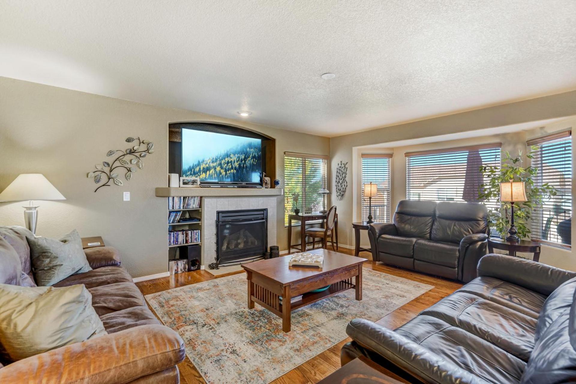 Desirable and Spacious with Mountain Views, Deck, Grill and Yard - Walk to coffee and ice cream! view 3