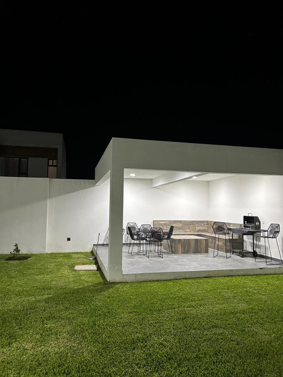 Casa grande en Tequesquitengo