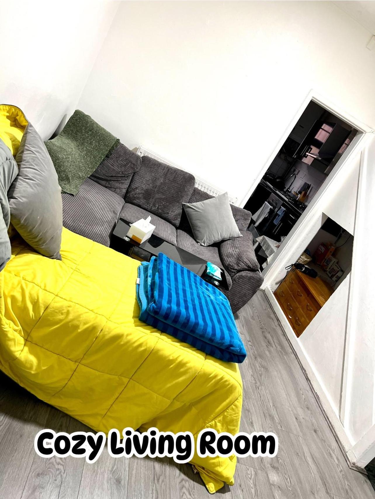 MCRShared House-Big Bedroom Sleeps 3 view 2