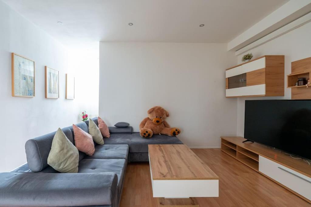 Spacious Stone Belvedere Apartment