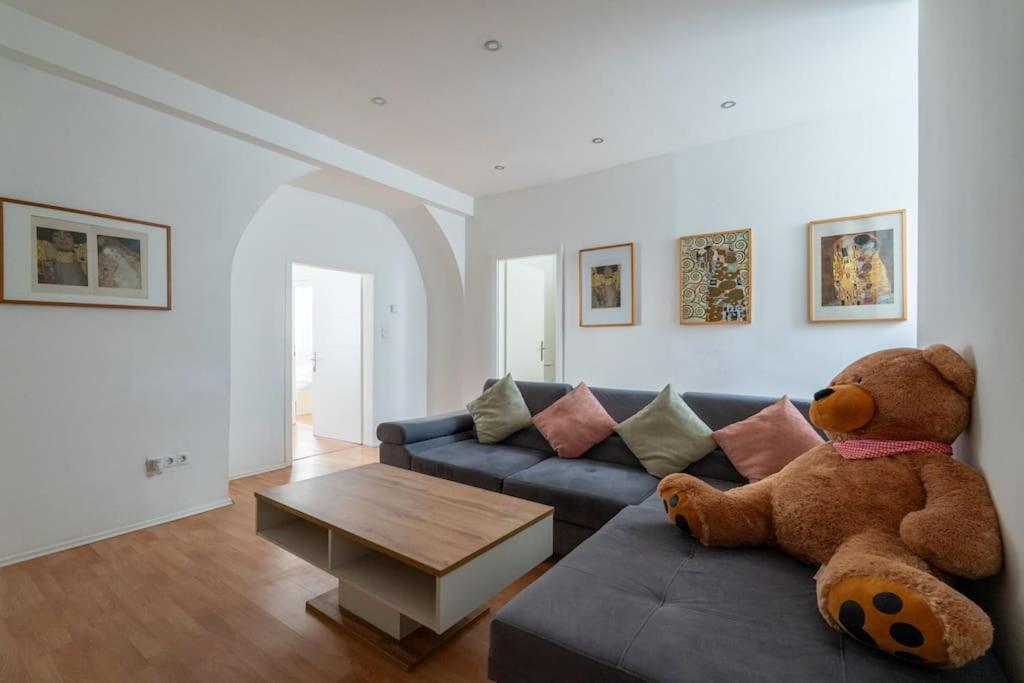 Spacious Stone Belvedere Apartment