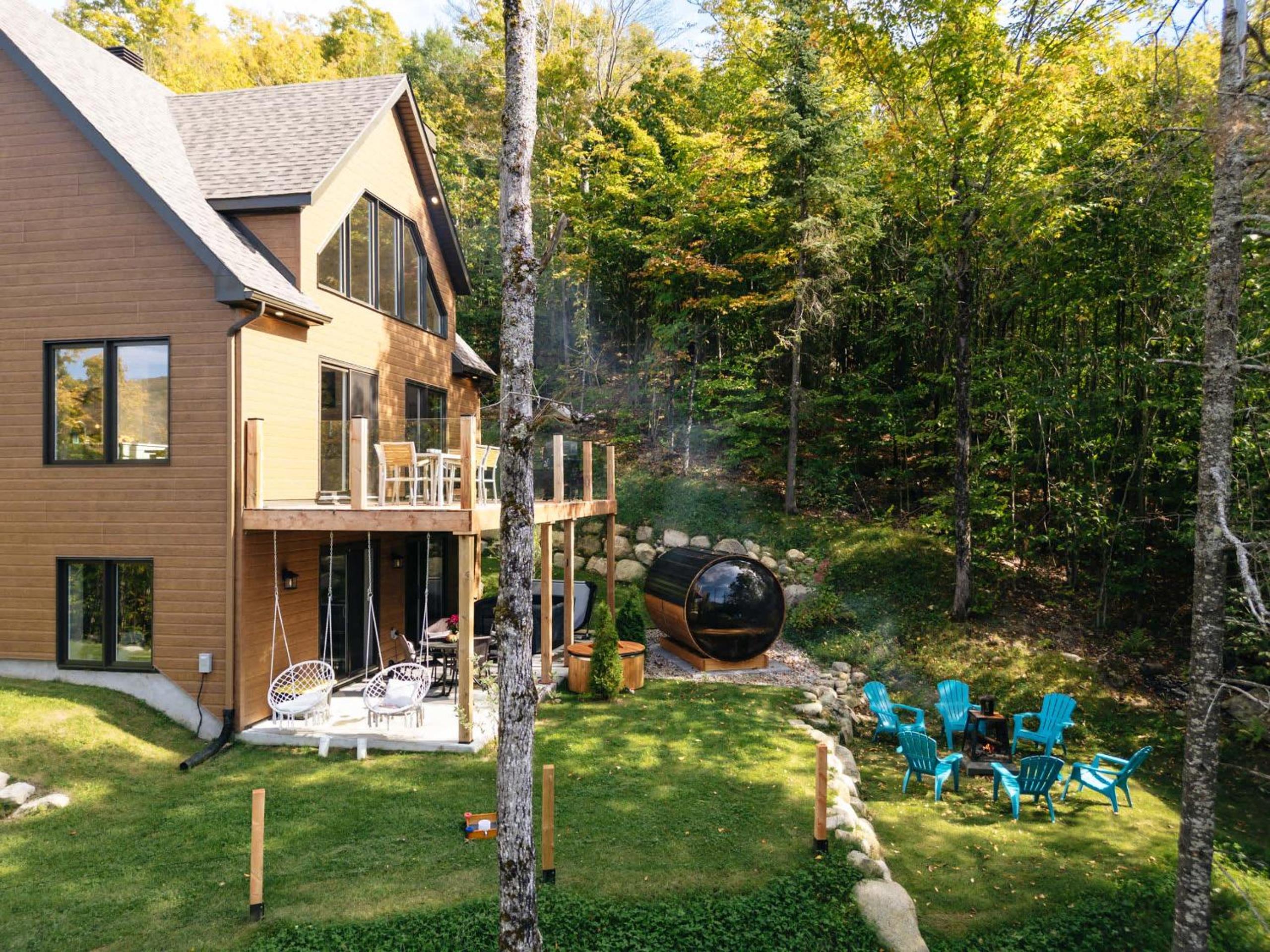 Le Montagnia escape to Tremblant with hot tub