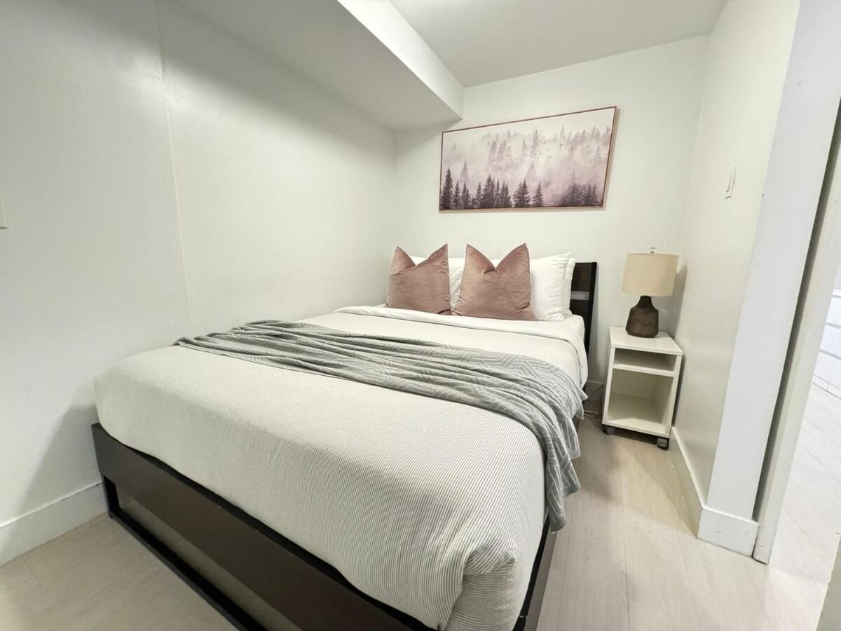 Chic Ossington Hideaway Cozy Basement Retreat