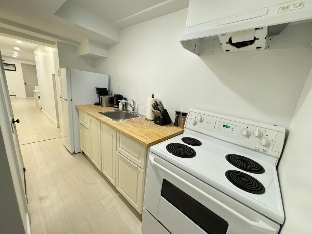 Chic Ossington Hideaway Cozy Basement Retreat