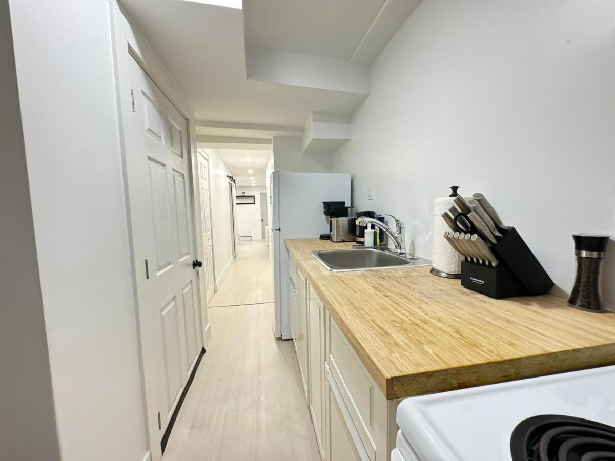 Chic Ossington Hideaway Cozy Basement Retreat