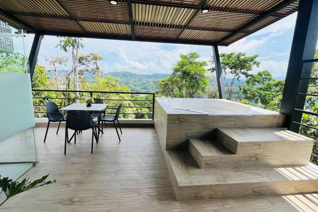 Suite con jacuzzi y vista al río Napo 2 Planta view 5