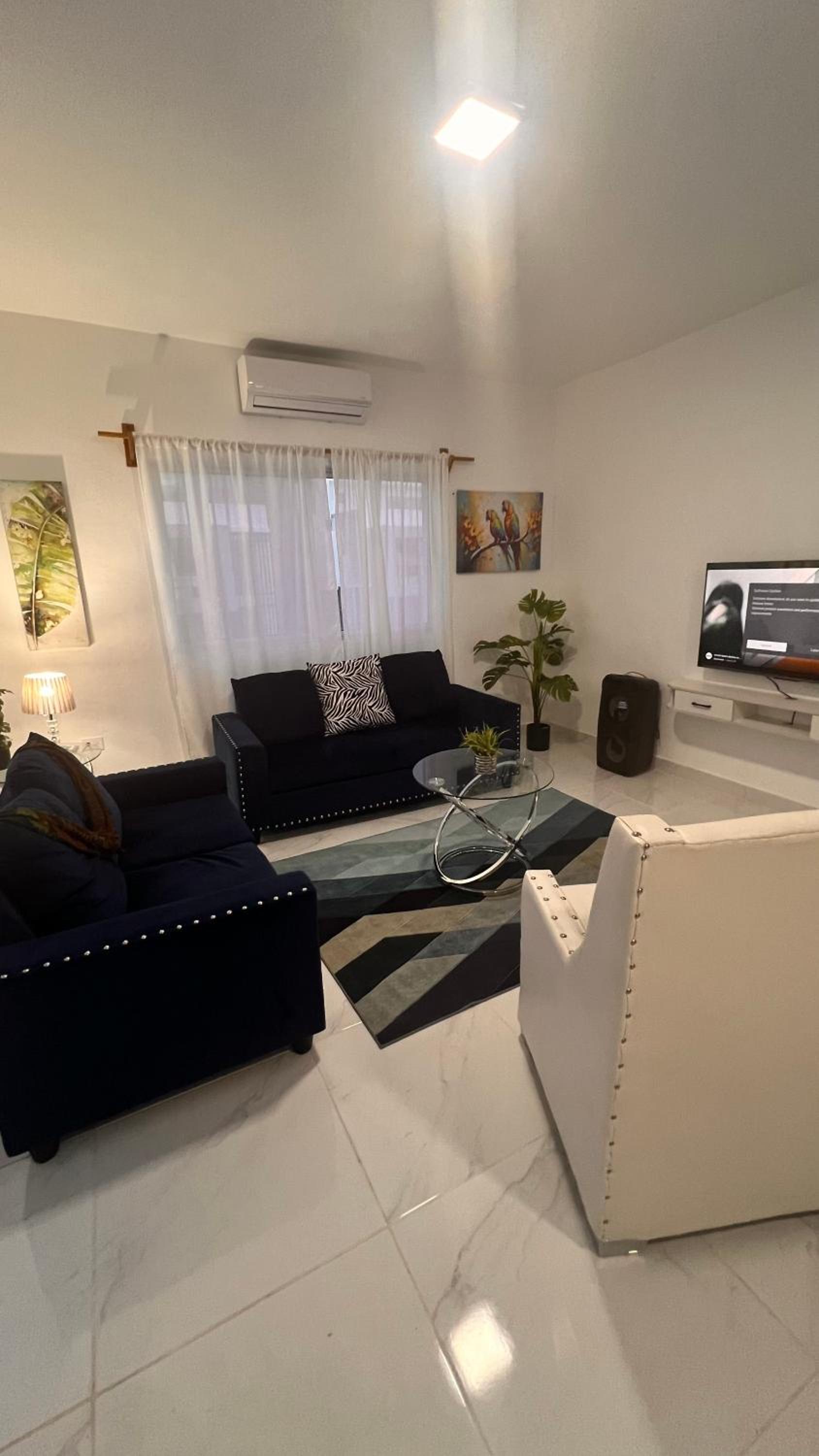 Crown ll-3 Bedrooms-Pool-Close to everything! view 4