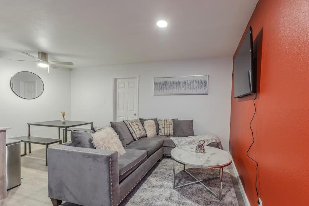 NEW Montrose Gem! Central to Museum District & Downtown Houston
