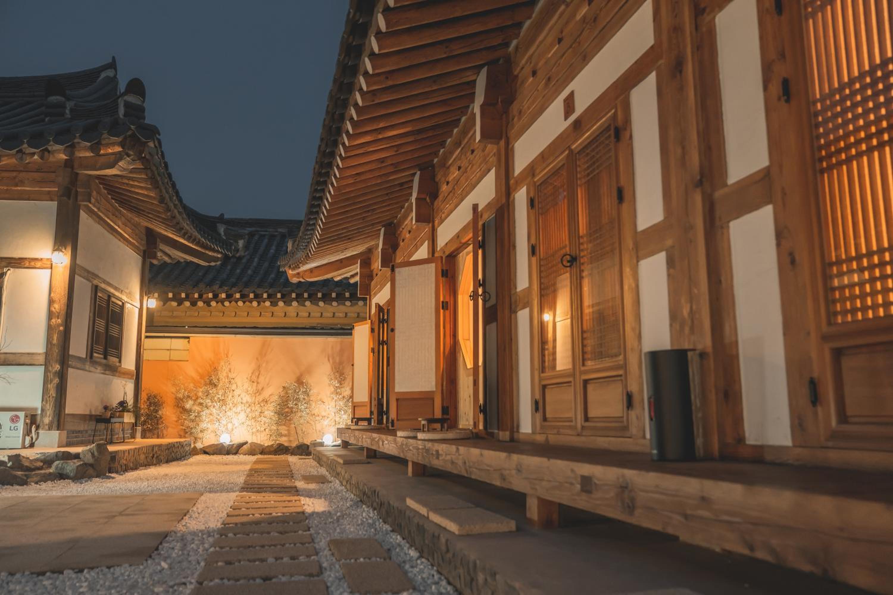 Darly hanok stay view 2