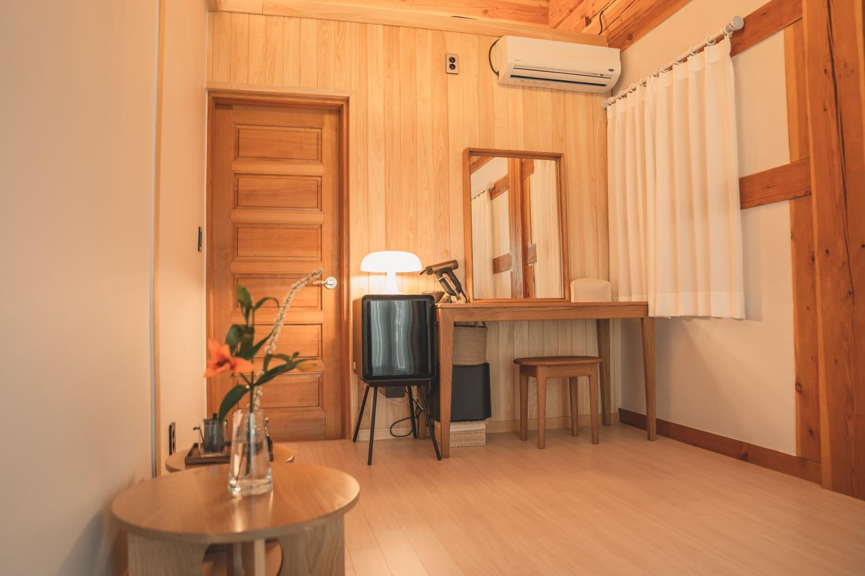 Darly hanok stay view 3