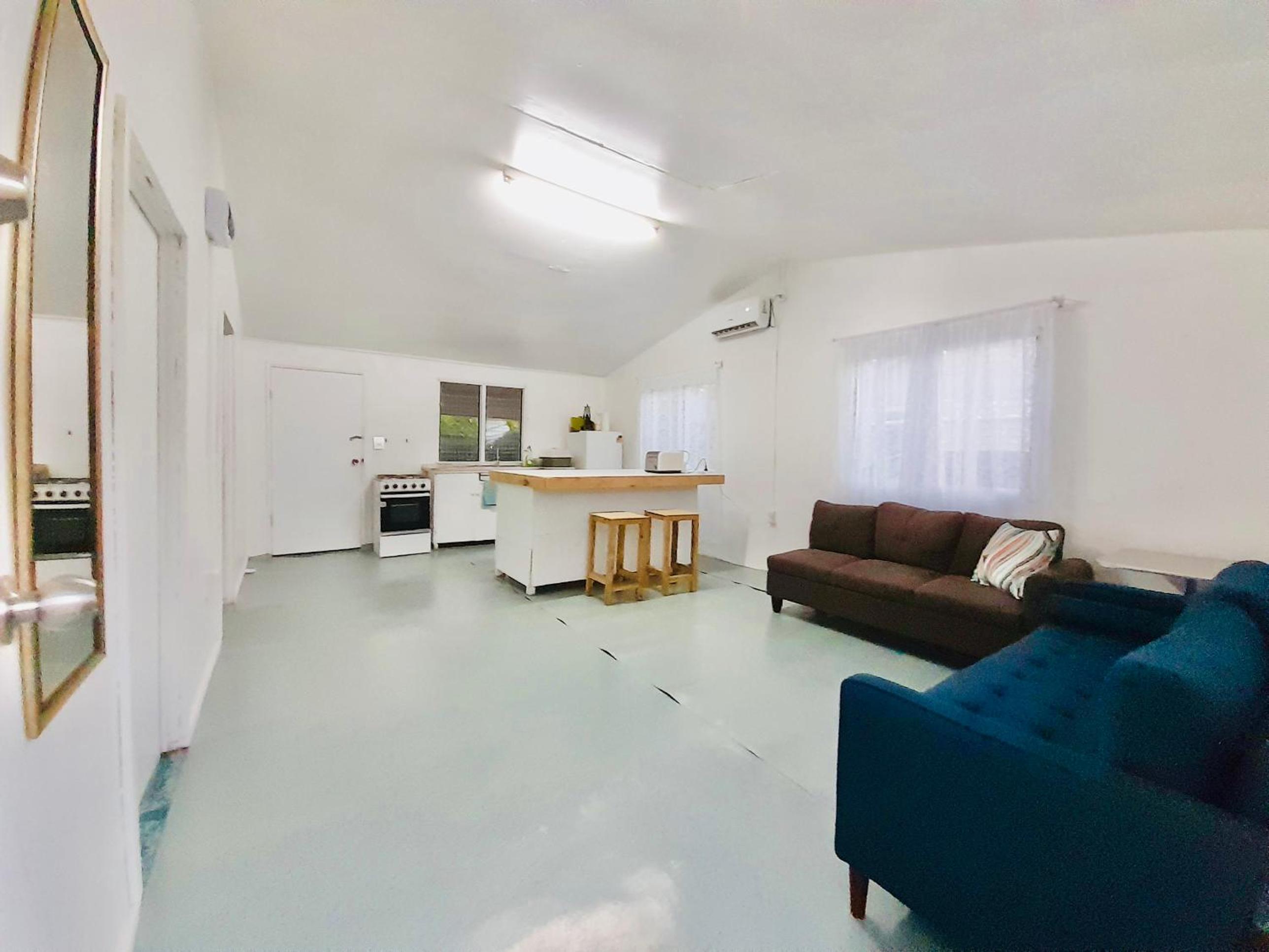 Private Double Room - Tonga Coral Cottage