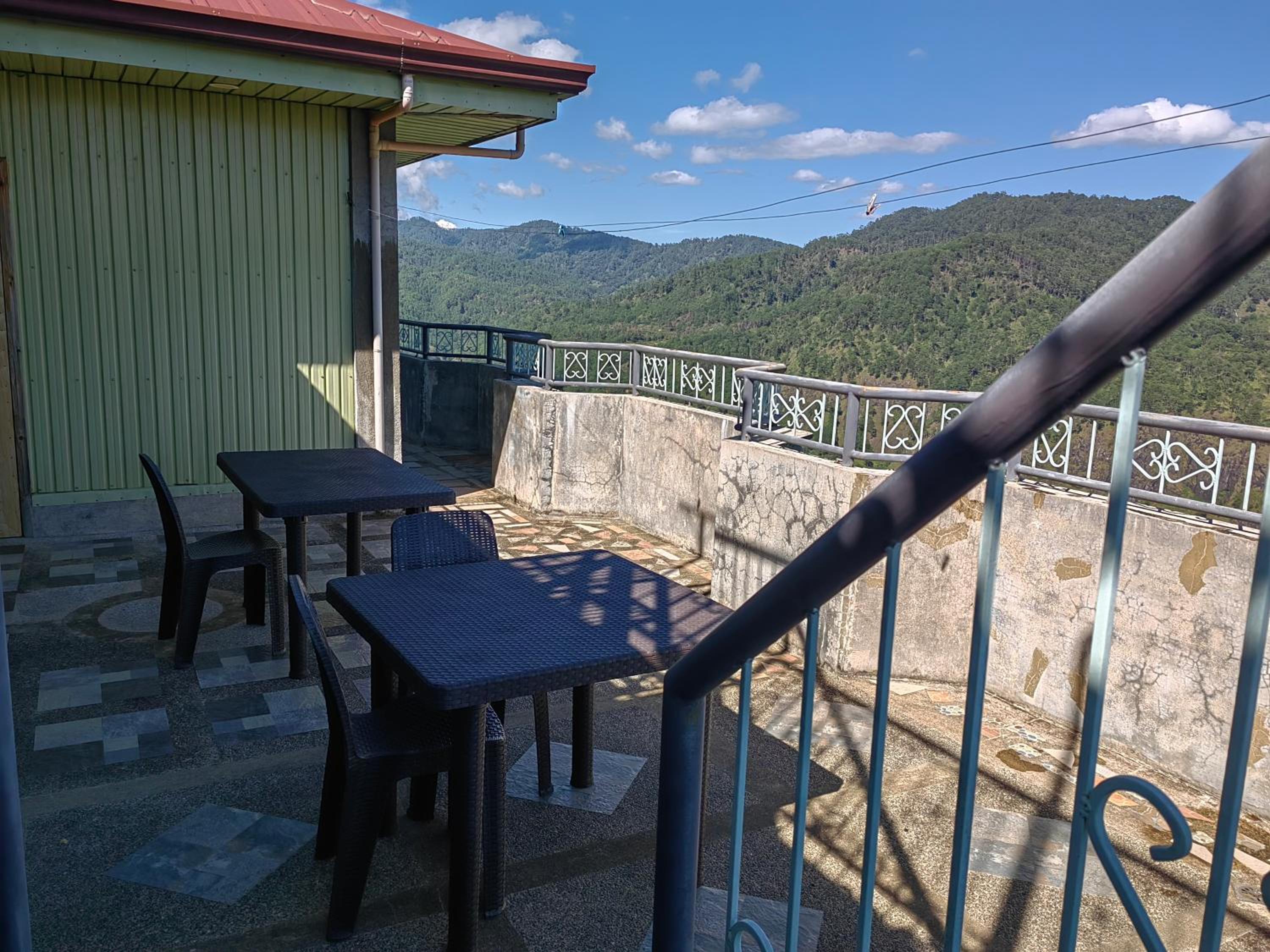 Sea of clouds view inn