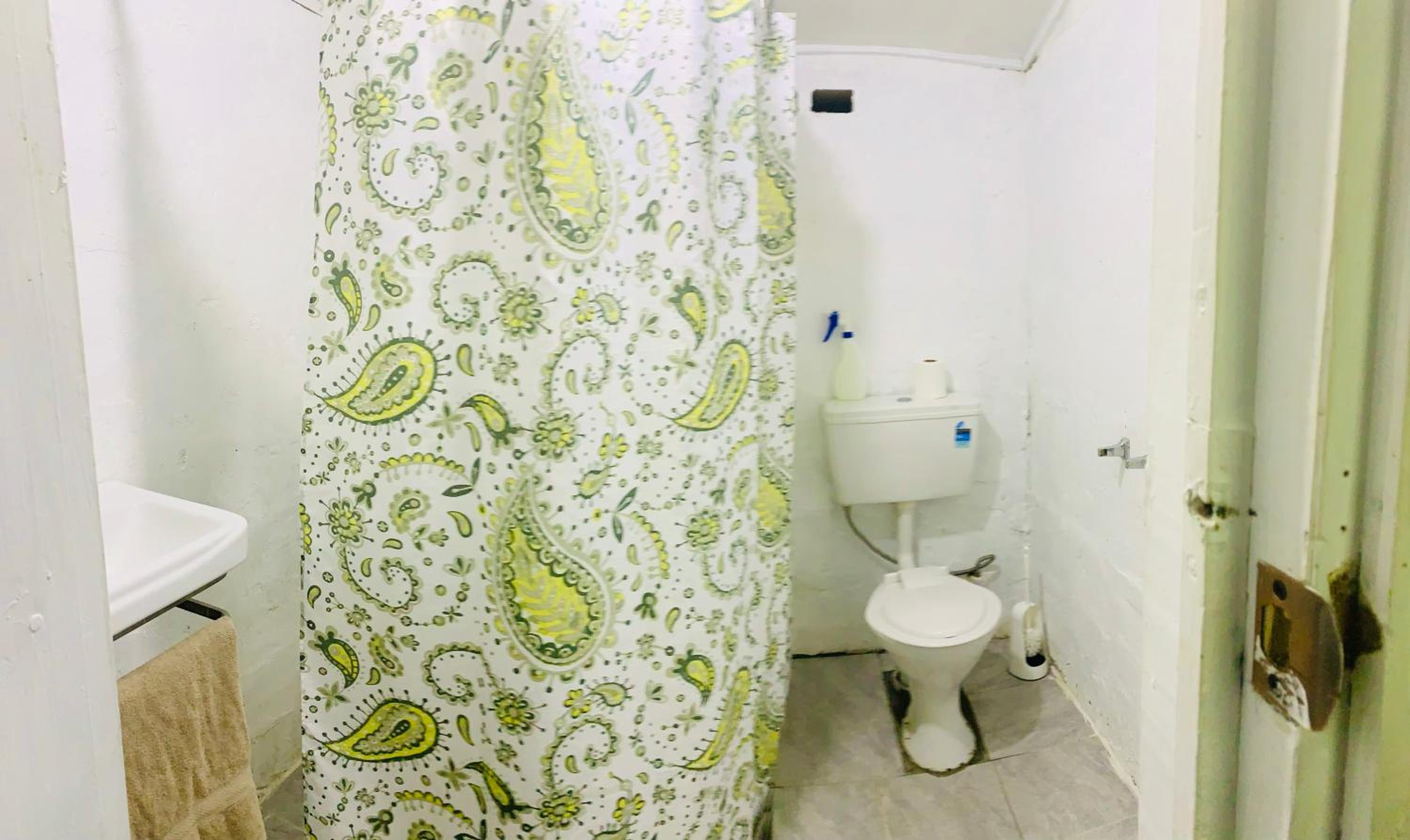 Private Twin Room - Tonga Coral Cottage view 3