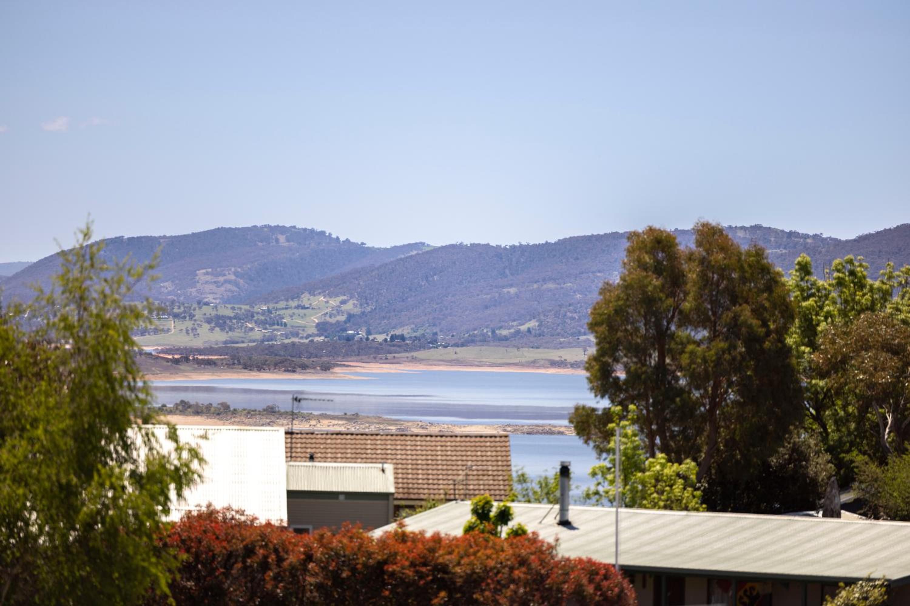 Jindy Snowy Mountains Retreat