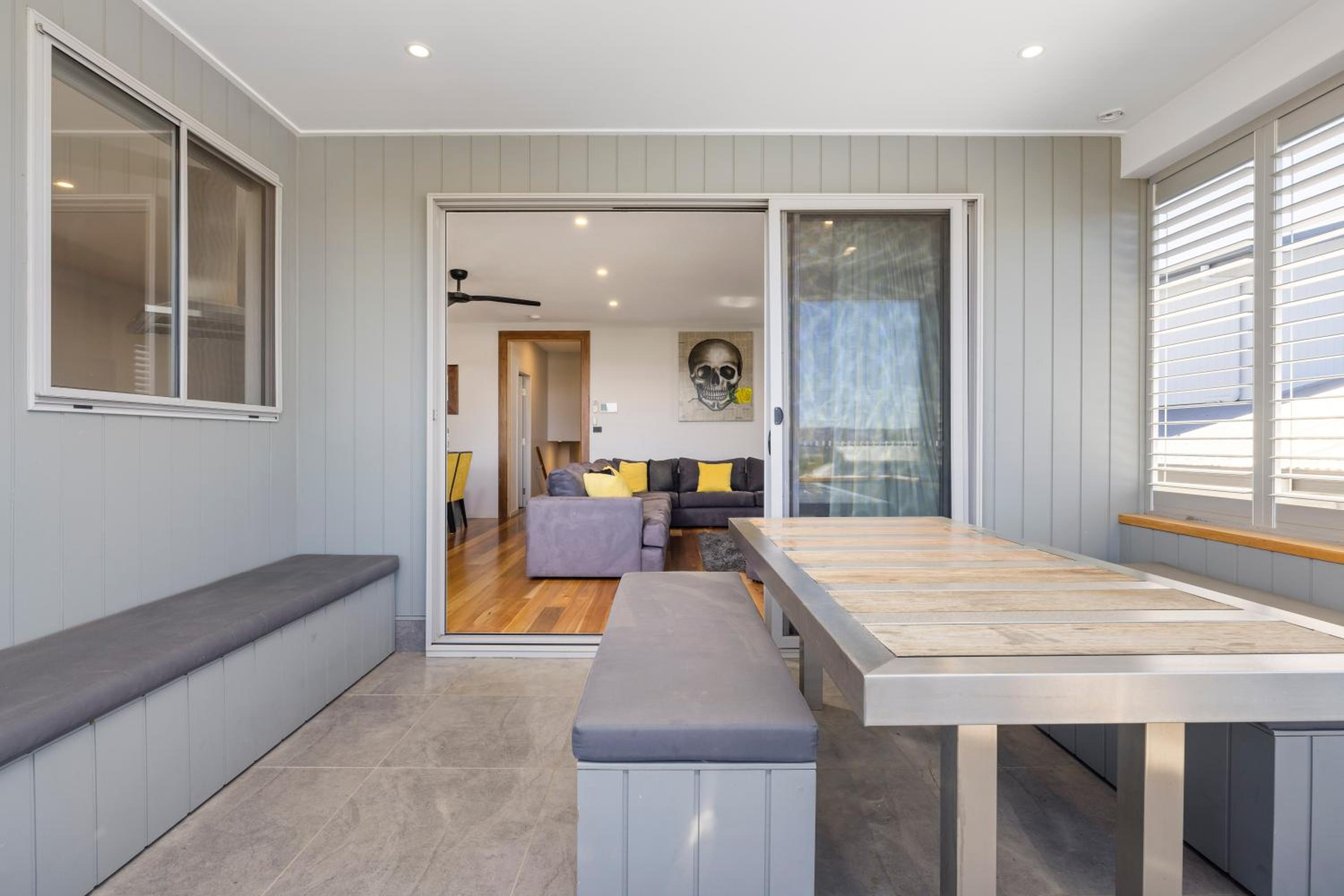Jindy Snowy Mountains Retreat