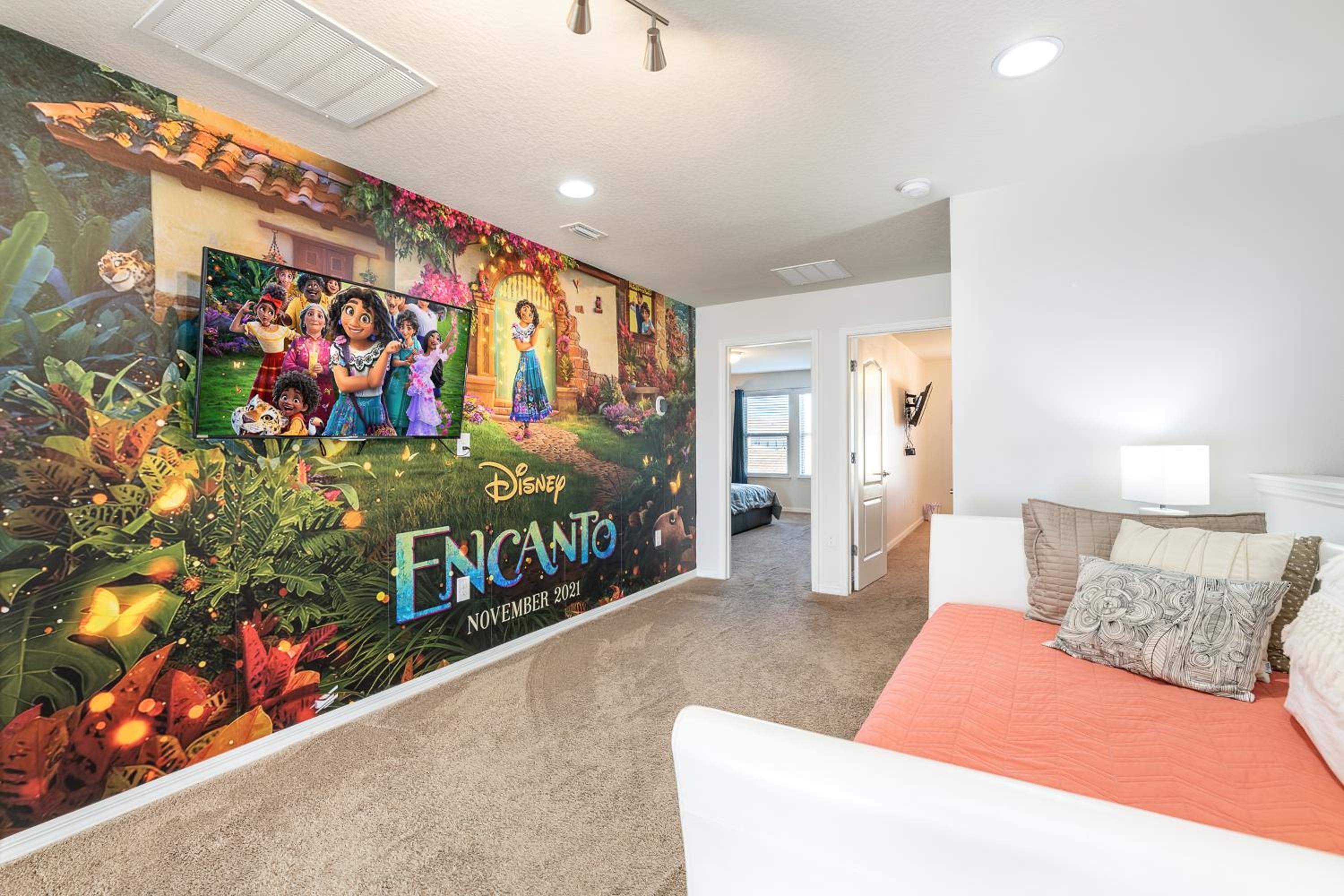 Casa Encanto - 5 Bedroom with Free Pool Heat & BBQ view 2