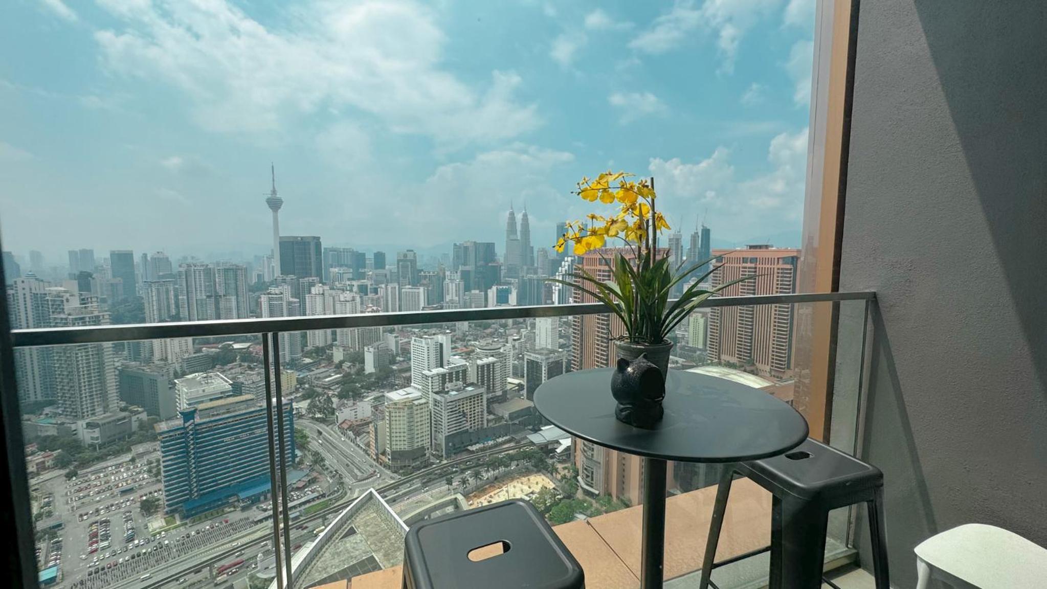 Sun Tropic KLCC View Suites