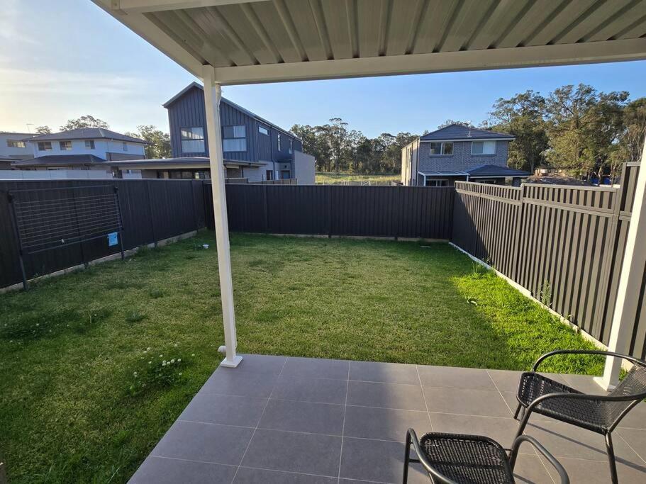 Luxury 5 Bedrooms 3 full Bathrooms home in centre of Rouse Hill