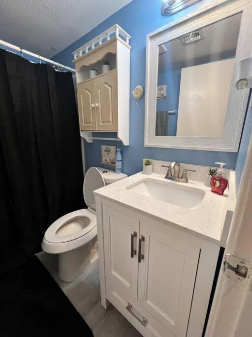 2 BR Condo Walk to the Beach view 4