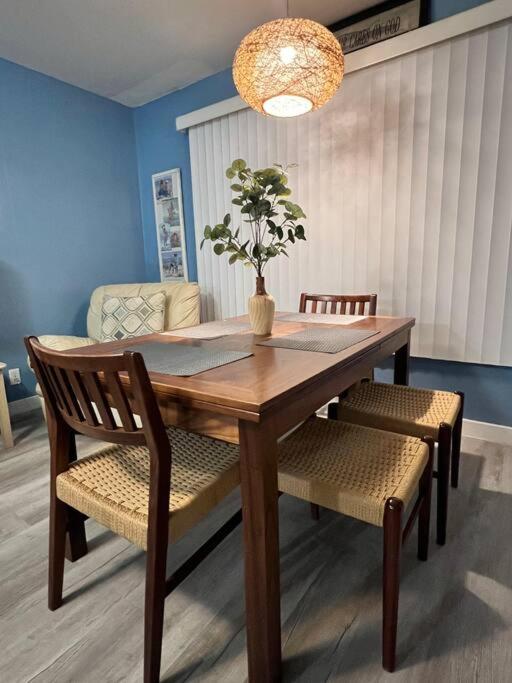 2 BR Condo Walk to the Beach view 5