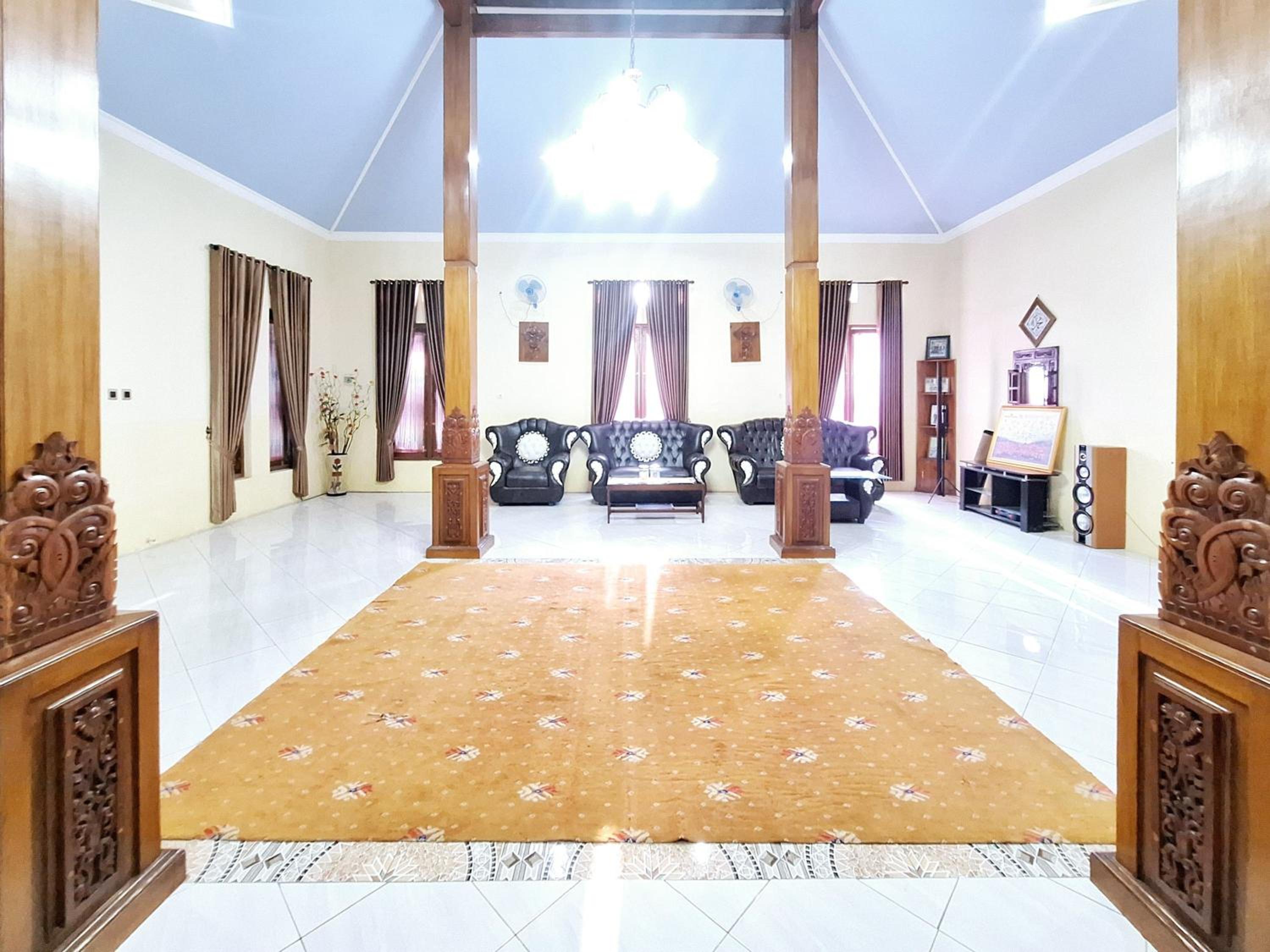 Joglo Dhepis Syariah Borobudur Magelang RedPartner