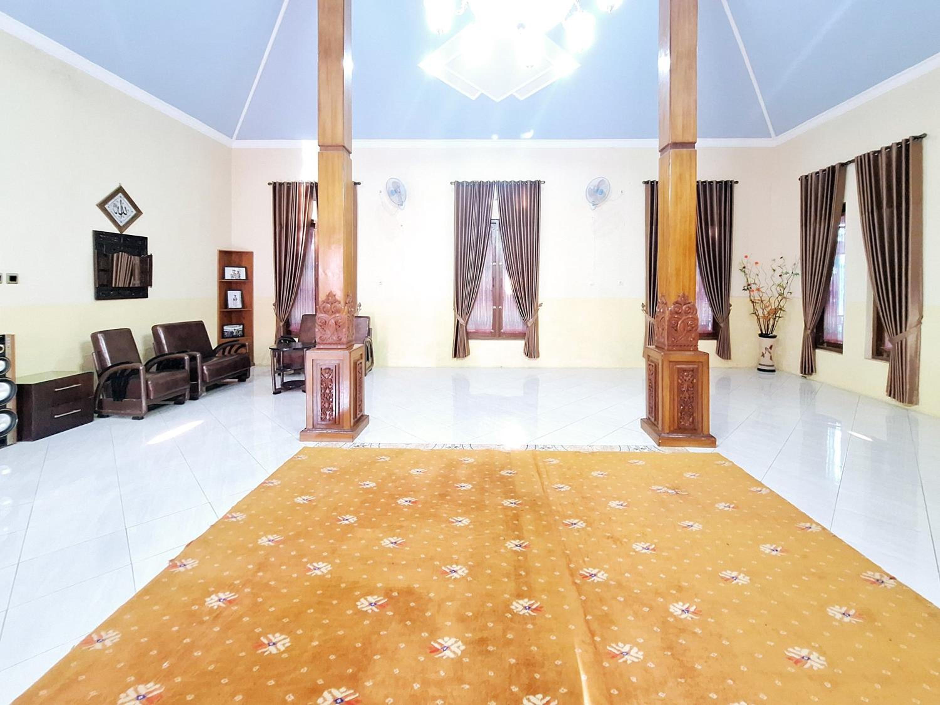 Joglo Dhepis Syariah Borobudur Magelang RedPartner
