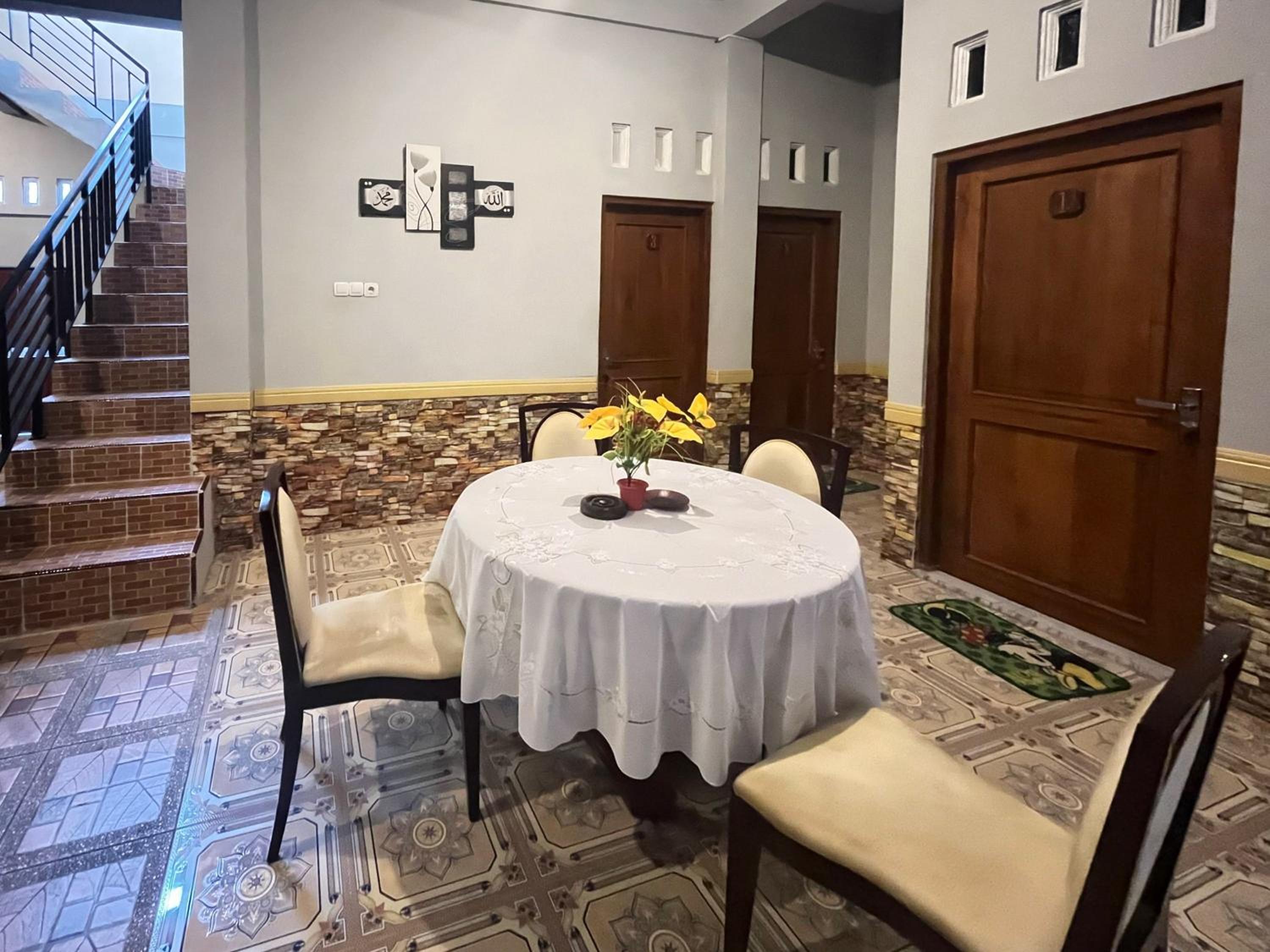 Joglo Dhepis Syariah Borobudur Magelang RedPartner